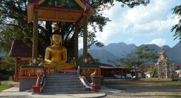 VANG VIENG
